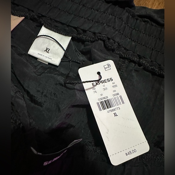 NWT Express High Waisted Crinkle Drawstring Paperbag Shorts - XL - Picture 4 of 4